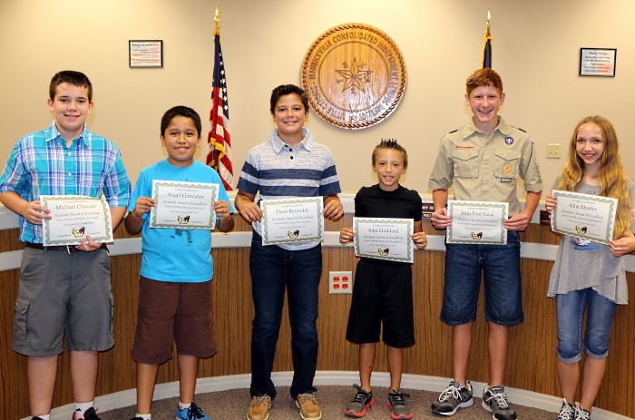 LCMCISD Board Honors Students, Staff - KOGT