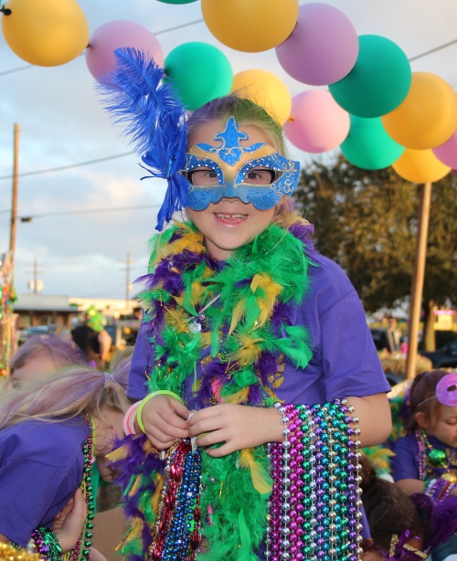 Young & Old Enjoy Mardi Gras Parade (photos) - KOGT