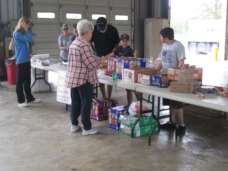 Community Helps Crochet Family - KOGT