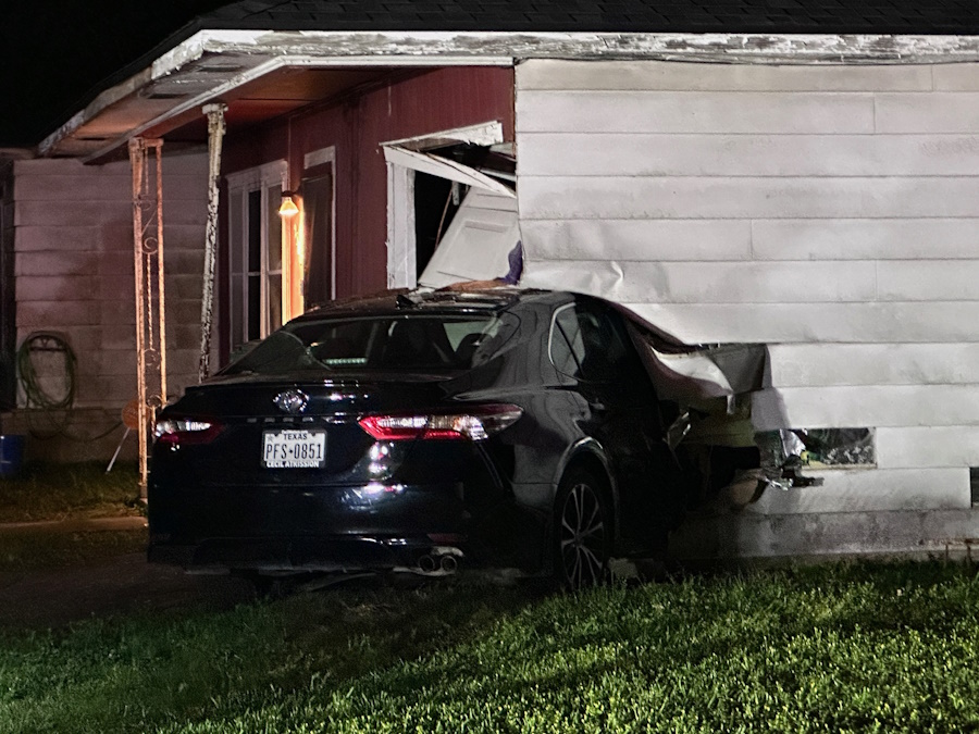 Car Crashes Into Home - KOGT